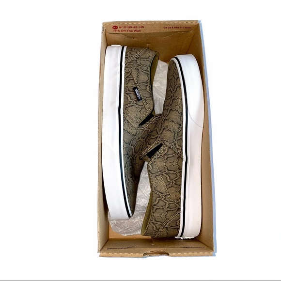 SOLD 💕NIB Vans Asher Slip On Skate Sneaker - Picture 3 of 10